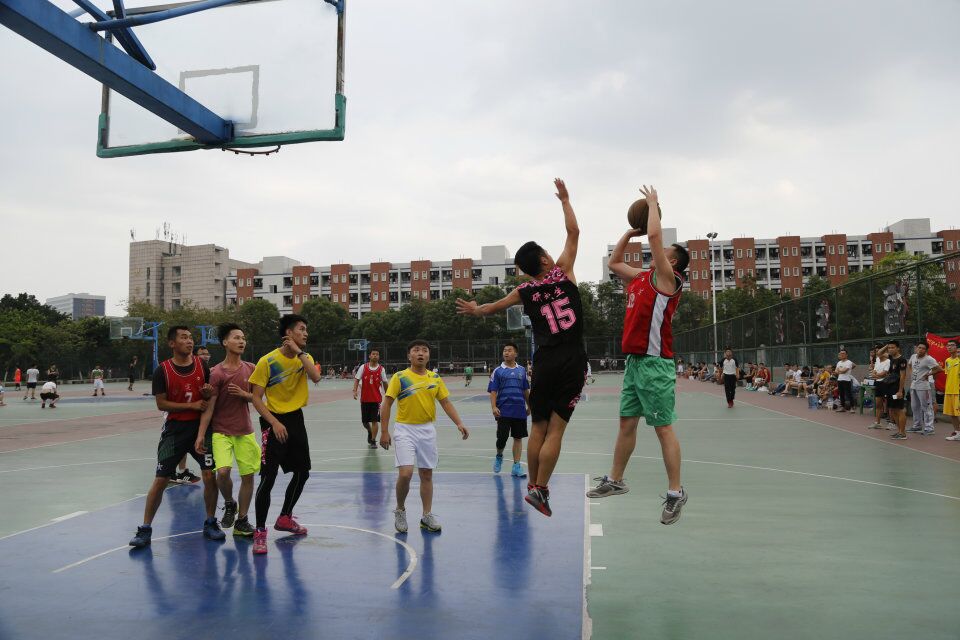 QQ图片20170607103712.jpg 炎炎夏日又迎来了毕业季